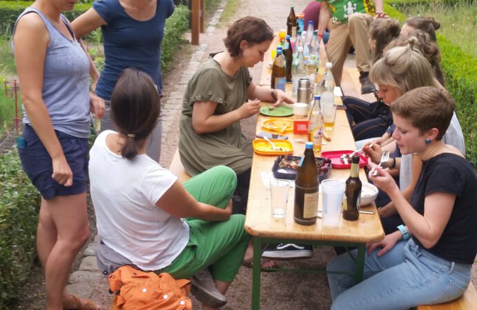 Wir haben die Eröffnung des Schulgartens gefeiert